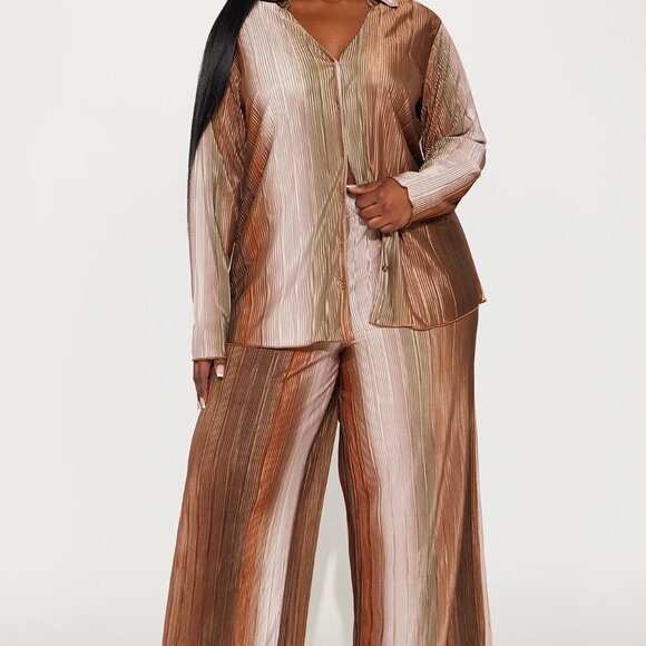 Isabel Shimmer Plisse Pant Set - Picture 4 of 6